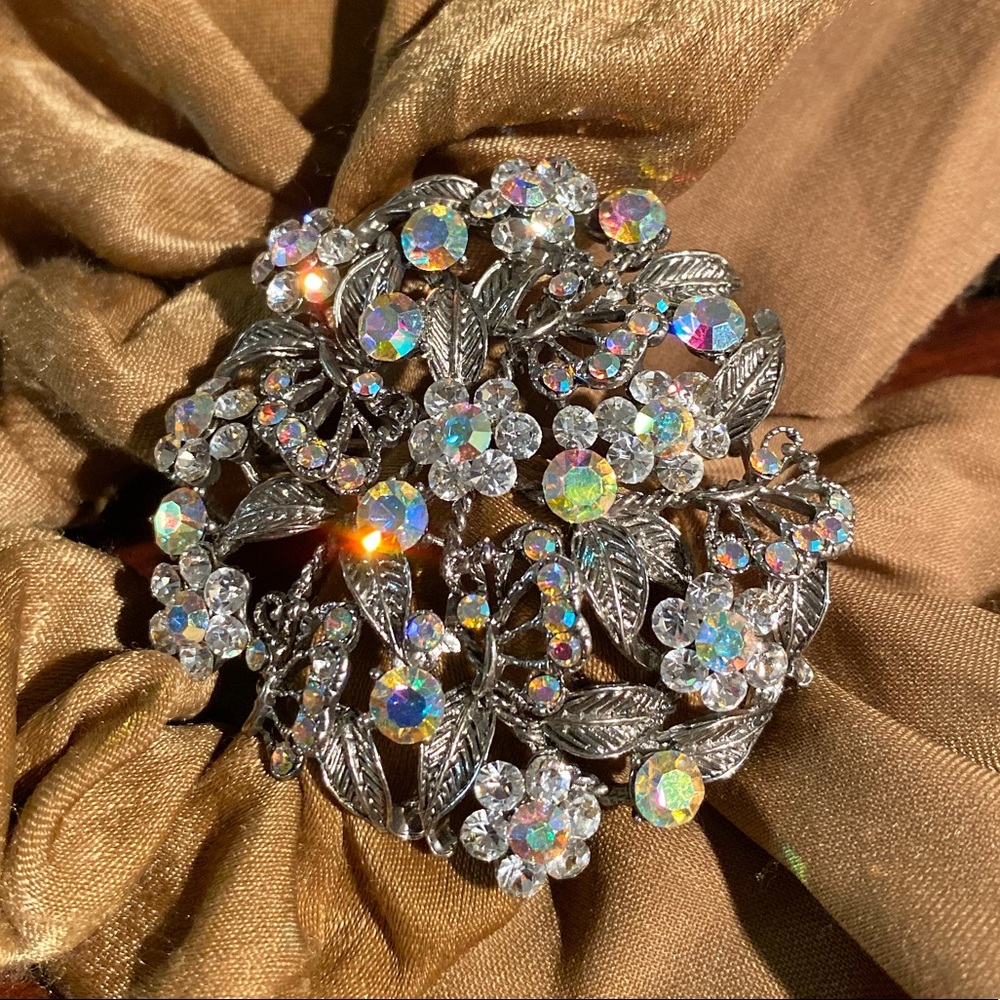 Beautiful pin Vintage